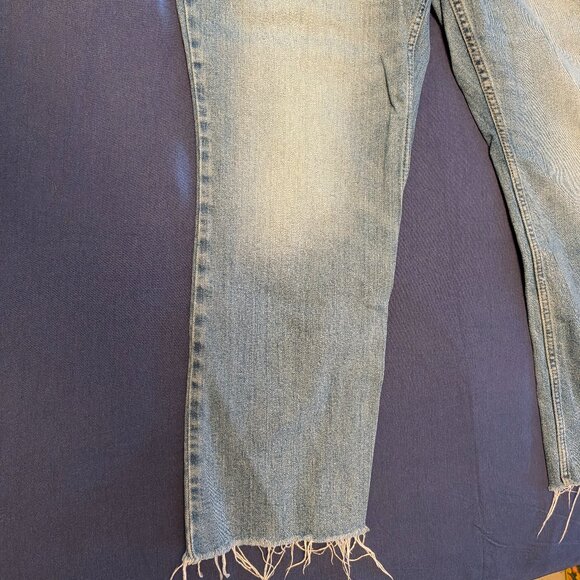 Old Navy Light Wash Higher High-Rise Flare Leg Raw Hem Frayed Jeans | Size 18 - Picture 5 of 11